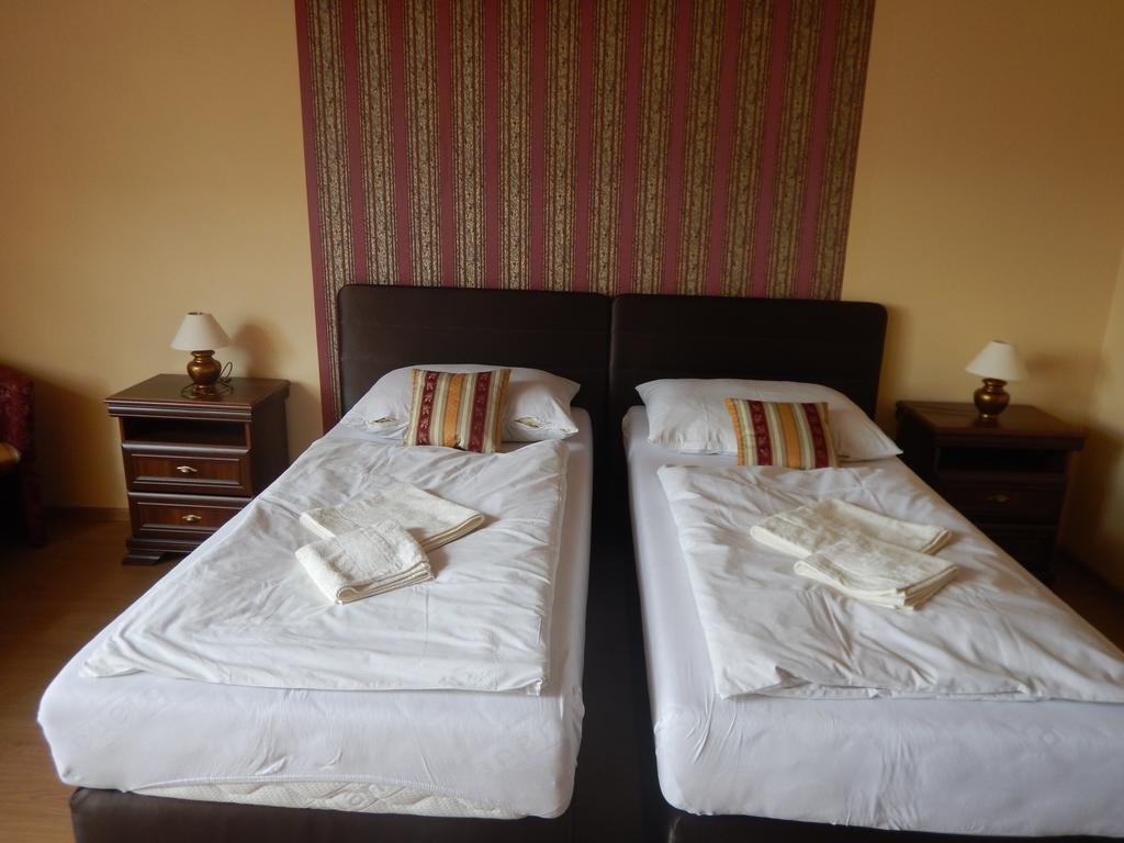 Konsky Dvor Hotel Brzotin ห้อง รูปภาพ